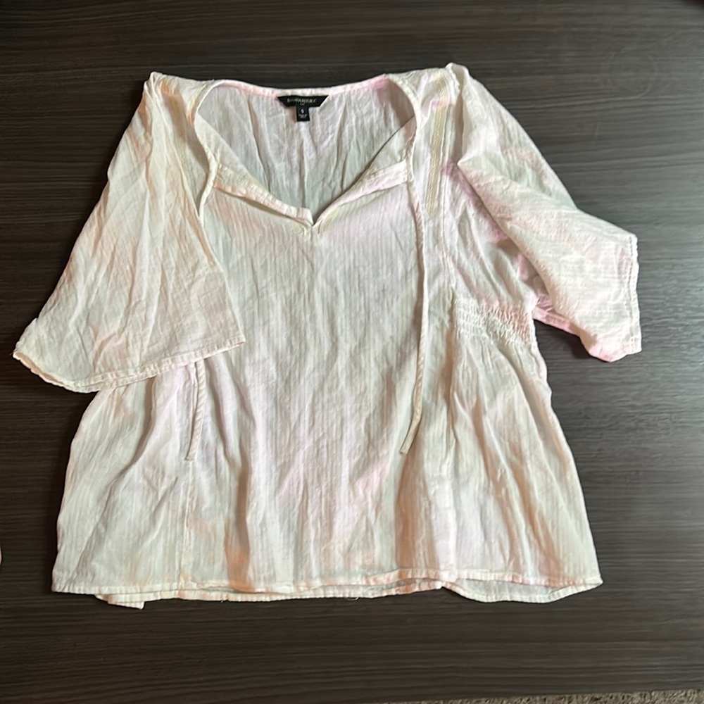 Very nice white linen shirt made by banana republic never worn NWOT
